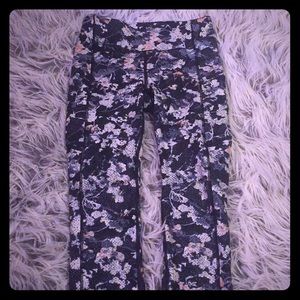 Brand New w/o Tags size 4 lu lu lemon Capri.